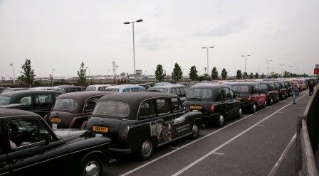 black-cabs-at-heathrow